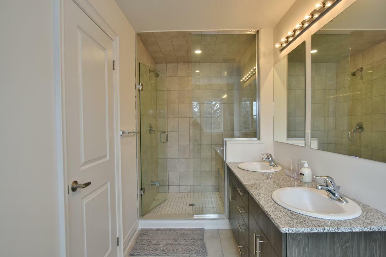 New Blue Mountain Village Snowbridge Executive Townhome Sleeps 10 With Outdoor Pool And Shuttle Nottawa Ngoại thất bức ảnh