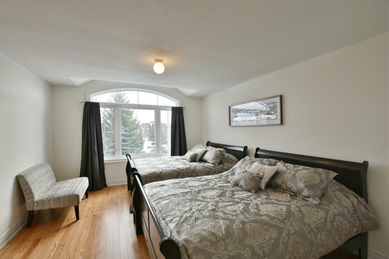 New Blue Mountain Village Snowbridge Executive Townhome Sleeps 10 With Outdoor Pool And Shuttle Nottawa Ngoại thất bức ảnh
